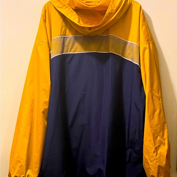 🛑Sold Reebok~Mens lightweight gym jacket, 💛💙 with white trim front zipper - Picture 4 of 11